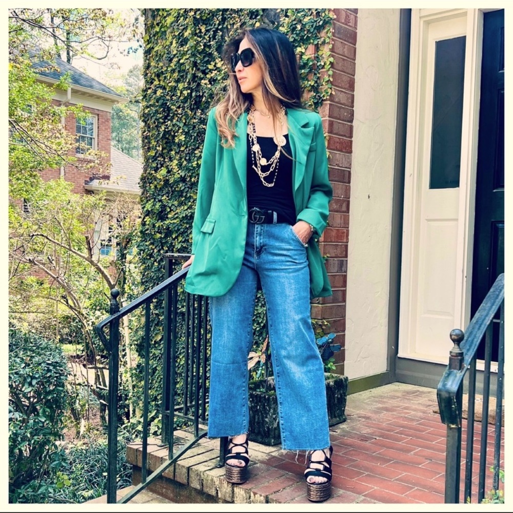 #22 ✨LAST ONE✨Made in Italy Hottest Trend Blazer with shoulder pads - Picture 2 of 5